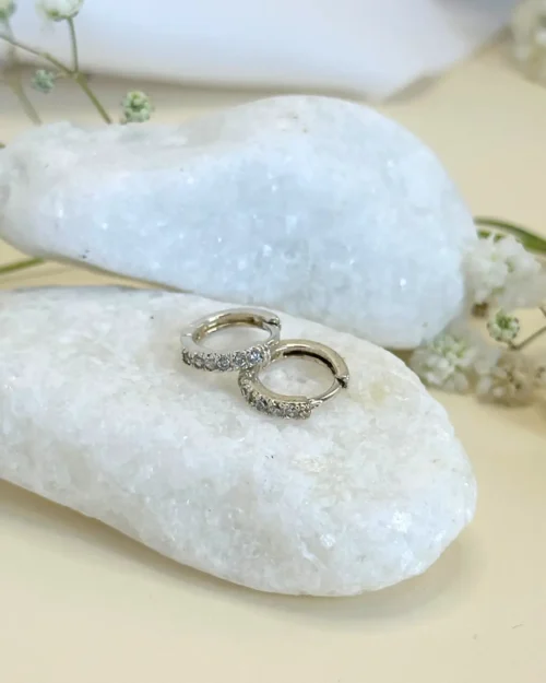 BRINCO ARGOLA COM ZIRCONIA 12 mm